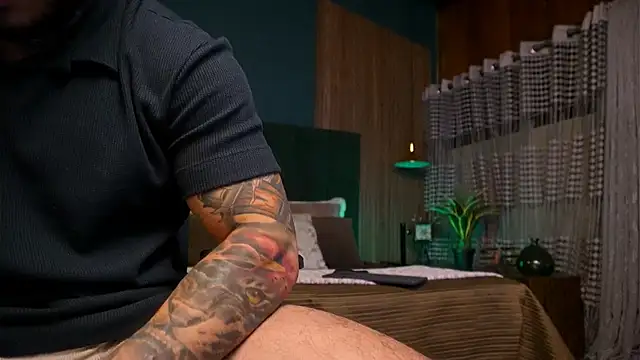 Snapshot of LeoSalvatore_ chatting on March 2025 08:14:01 AM LeoSalvatore online show from March 2025 08:14:01 AM