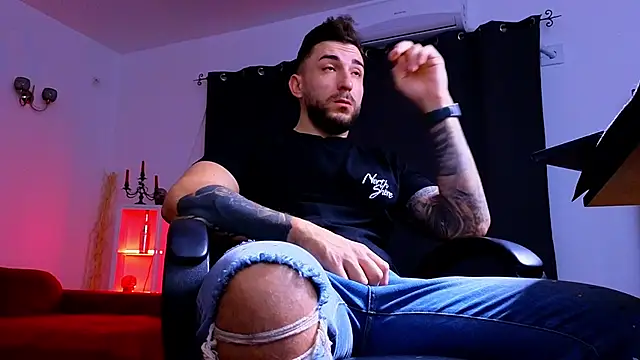 MightyAaron66 online show from October 2025 04:51:02 AM