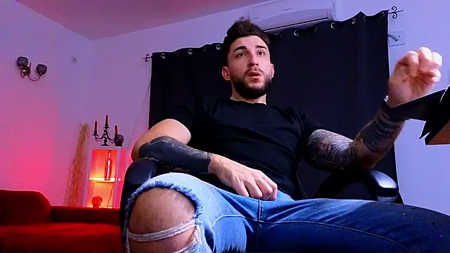 MightyAaron66 online show from November 2025 04:22:02 AM