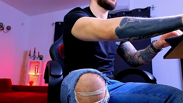 MightyAaron66 online show from February 2026 03:42:01 PM