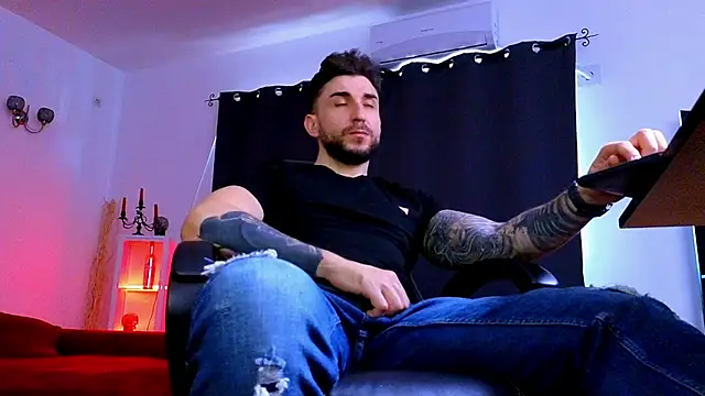 MightyAaron66 online show from April 2026 01:41:01 PM