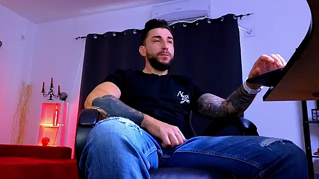 Snapshot of MightyAaron66 chatting on July 2026 03:31:02 AM MightyAaron66 online show from July 2026 03:31:02 AM