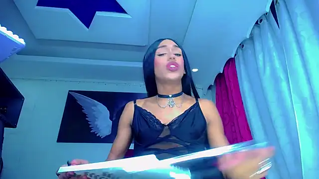 NahomiCamper online show from October 2025 10:21:01 PM