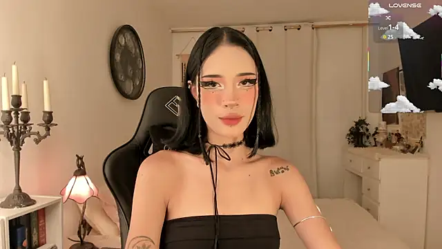 Nefftis online show from October 2025 11:51:02 PM