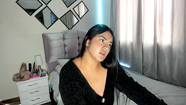 arianithaxox online show from March 2025 04:24:02 PM