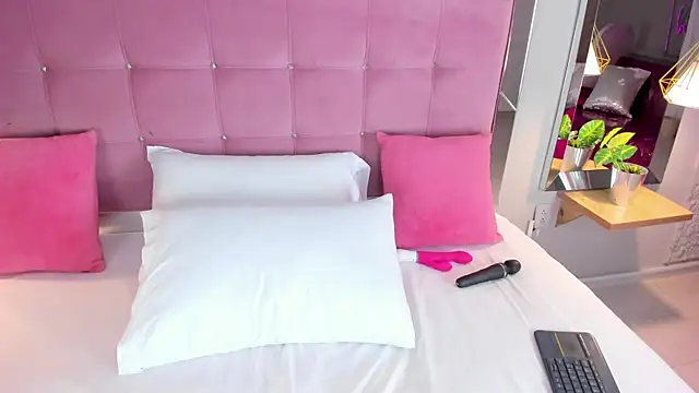 Snapshot of ArticaBelle chatting on September 2025 04:34:02 AM ArticaBelle online show from September 2025 04:34:02 AM