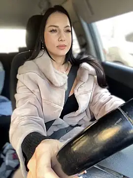 Snapshot of Roxana-Sexy chatting on December 2024 05:49:02 AM Roxana-Sexy online show from December 2024 05:49:02 AM