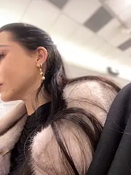 Snapshot of Roxana-Sexy chatting on December 2024 05:48:02 AM Roxana-Sexy online show from December 2024 05:48:02 AM