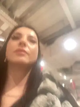 Snapshot of Roxana-Sexy chatting on December 2024 05:47:01 AM Roxana-Sexy online show from December 2024 05:47:01 AM