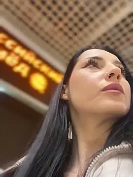 Snapshot of Roxana-Sexy chatting on January 2025 07:07:01 AM Roxana-Sexy online show from January 2025 07:07:01 AM