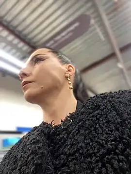 Snapshot of Roxana-Sexy chatting on February 2025 06:15:01 AM Roxana-Sexy online show from February 2025 06:15:01 AM