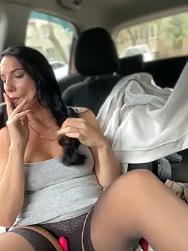 Snapshot of Roxana-Sexy chatting on September 2025 04:14:01 AM Roxana-Sexy online show from September 2025 04:14:01 AM