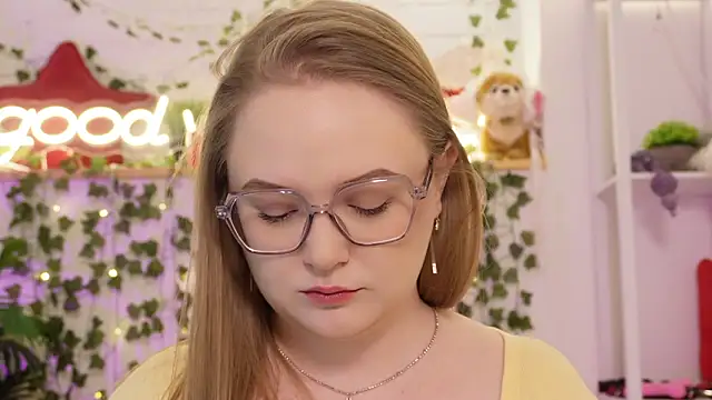 MonicaAsis online show from February 2026 06:12:02 PM