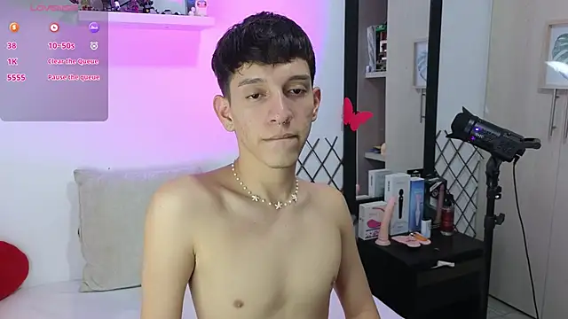 milky  boy  online show from March 2025 03:51:02 AM