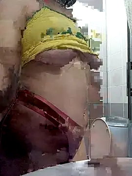 Snapshot of Rowena_Vonnie chatting on March 2025 08:10:01 AM Rowena Vonnie online show from March 2025 08:10:01 AM