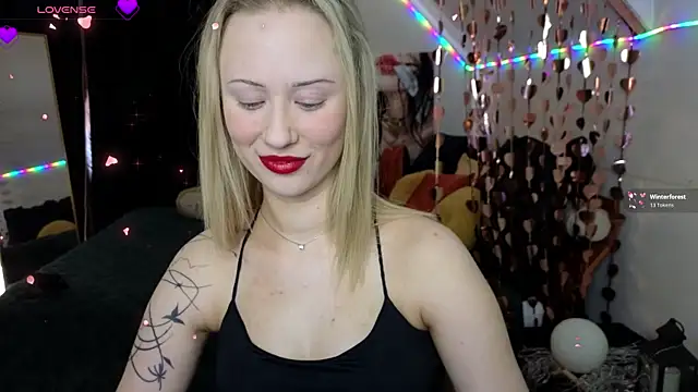 Snapshot of SashaBrooks chatting on April 2026 01:41:01 PM SashaBrooks online show from April 2026 01:41:01 PM