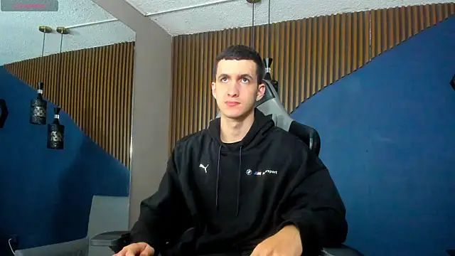 JacksonOlsenn online show from January 2025 12:16:01 PM