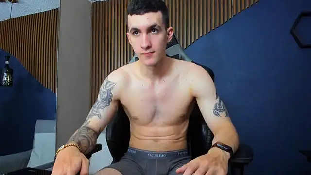 JacksonOlsenn online show from February 2025 03:19:01 PM