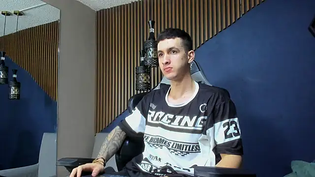 JacksonOlsenn online show from February 2025 12:08:02 PM