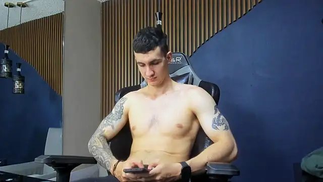 JacksonOlsenn online show from February 2025 03:23:02 PM