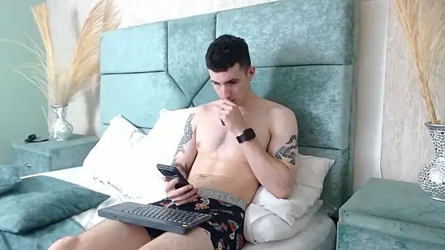 JacksonOlsenn online show from February 2025 03:18:02 PM