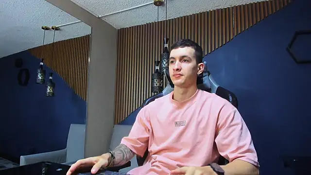 JacksonOlsenn online show from February 2025 02:20:01 PM