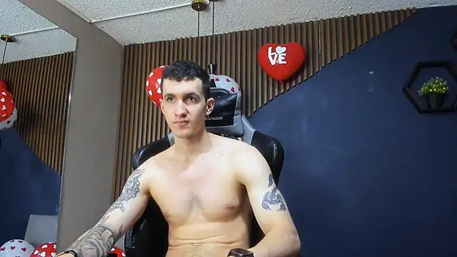 JacksonOlsenn online show from February 2025 06:08:02 PM