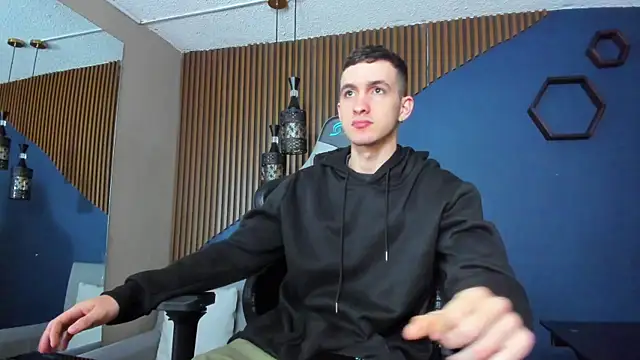 JacksonOlsenn online show from February 2025 12:02:02 PM