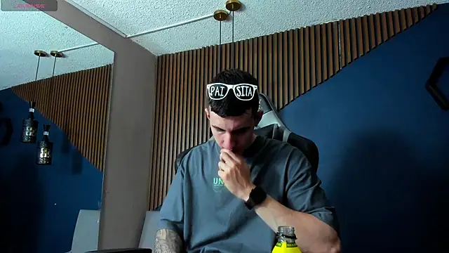 JacksonOlsenn online show from February 2025 02:09:02 PM