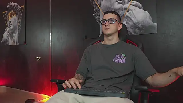 JacksonOlsenn online show from November 2025 09:37:02 PM