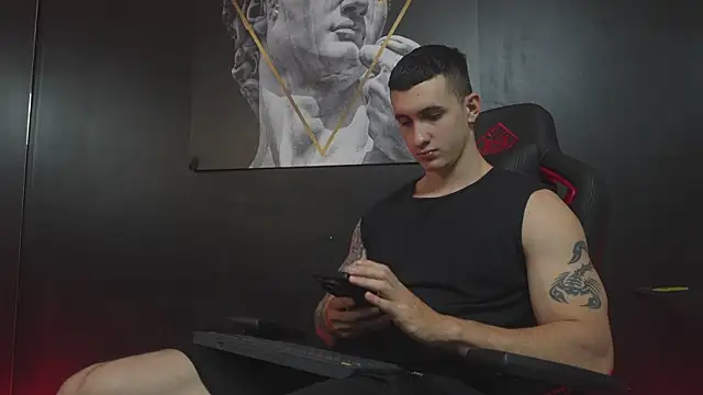 JacksonOlsenn online show from November 2025 08:33:02 PM