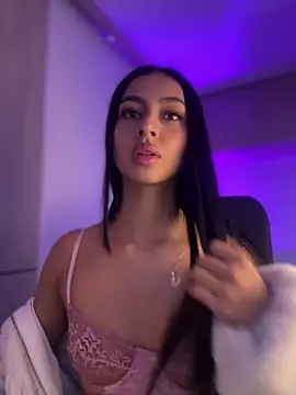 maddy bronw  online show from January 2025 10:15:02 PM