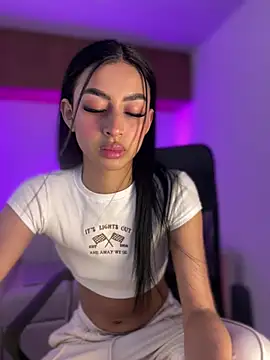 maddy bronw  online show from February 2025 09:37:01 PM