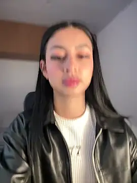 maddy bronw  online show from February 2025 11:00:02 PM