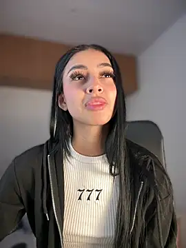 maddy bronw  online show from March 2025 10:10:02 PM