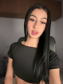 maddy bronw  online show from March 2025 03:32:02 AM