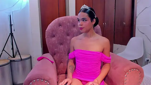 evelyn wine online show from November 2025 07:02:02 PM