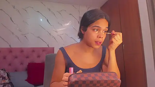 evelyn wine online show from November 2025 08:57:01 PM