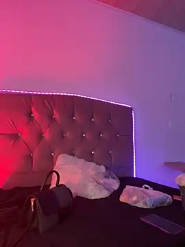 NINA 18 YEARS online show from December 2025 09:21:02 PM