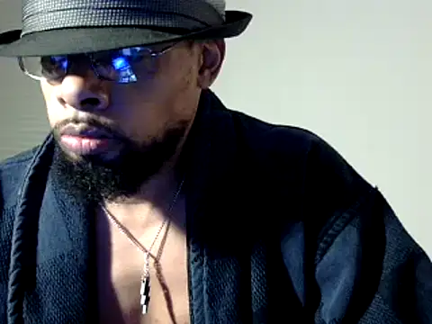Snapshot of WhiskeyWood_DuhGOD chatting on December 2024 02:20:01 AM WhiskeyWood DuhGOD online show from December 2024 02:20:01 AM