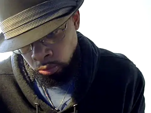 Snapshot of WhiskeyWood_DuhGOD chatting on December 2024 08:29:01 PM WhiskeyWood DuhGOD online show from December 2024 08:29:01 PM