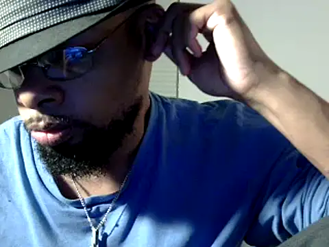 Snapshot of WhiskeyWood_DuhGOD chatting on December 2024 02:13:02 AM WhiskeyWood DuhGOD online show from December 2024 02:13:02 AM