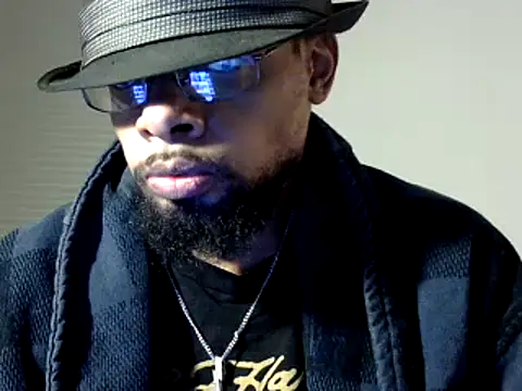 Snapshot of WhiskeyWood_DuhGOD chatting on December 2024 02:12:02 AM WhiskeyWood DuhGOD online show from December 2024 02:12:02 AM