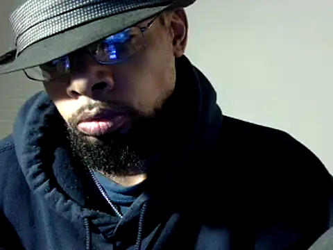 Snapshot of WhiskeyWood_DuhGOD chatting on December 2024 02:08:02 AM WhiskeyWood DuhGOD online show from December 2024 02:08:02 AM