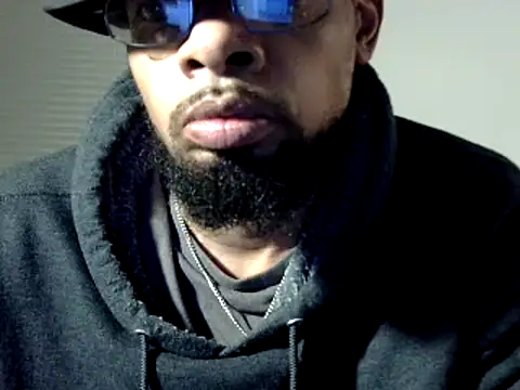 Snapshot of WhiskeyWood_DuhGOD chatting on December 2024 05:37:01 AM WhiskeyWood DuhGOD online show from December 2024 05:37:01 AM