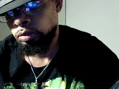 Snapshot of WhiskeyWood_DuhGOD chatting on December 2024 02:27:02 AM WhiskeyWood DuhGOD online show from December 2024 02:27:02 AM