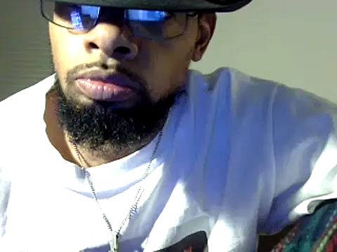 Snapshot of WhiskeyWood_DuhGOD chatting on December 2024 02:29:02 AM WhiskeyWood DuhGOD online show from December 2024 02:29:02 AM