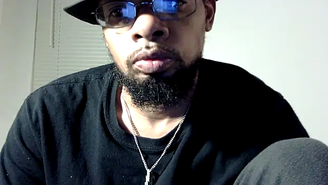Snapshot of WhiskeyWood_DuhGOD chatting on January 2025 05:22:01 AM WhiskeyWood DuhGOD online show from January 2025 05:22:01 AM
