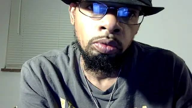Snapshot of WhiskeyWood_DuhGOD chatting on March 2025 01:56:01 AM WhiskeyWood DuhGOD online show from March 2025 01:56:01 AM