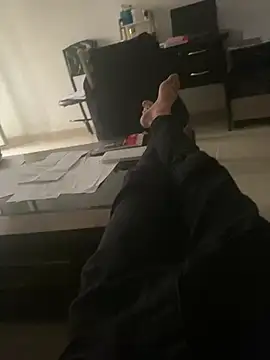 Snapshot of alex-riadh chatting on January 2025 02:29:02 PM alex-riadh online show from January 2025 02:29:02 PM